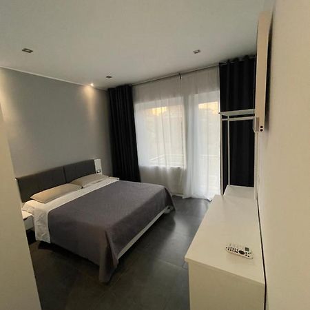 The Poets Inn - Catania Bagian luar foto